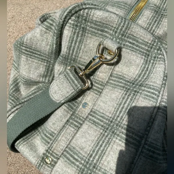 Stoney Clover Lane Wool Plaid Duffle Bag Snowed In Green - Picture 7 of 17